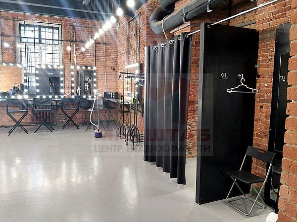Универсальное (торговое) помещение - 375 м2