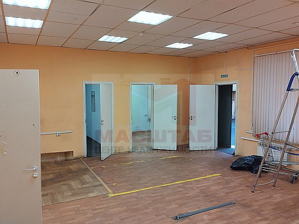 Универсальное (торговое) помещение - 212 м2