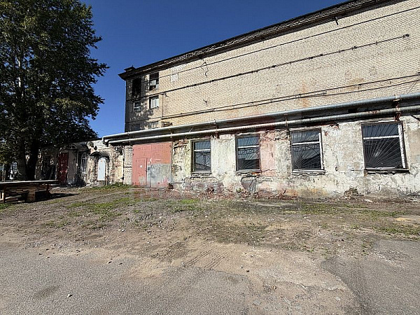 Помещение под мастерскую, склад - 733 м2