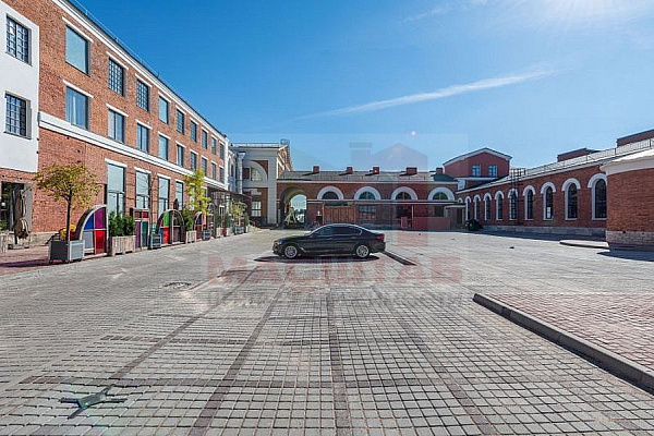 Универсальное (торговое) помещение - 1200 м2