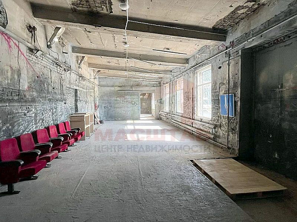Помещение под мастерскую, склад - 733 м2