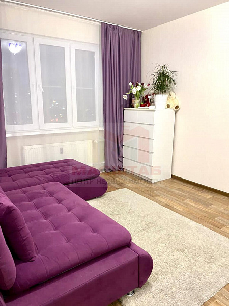 Казакова 82к1, Айдар