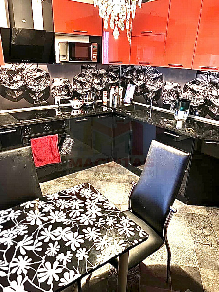 Казакова 82к1, Айдар