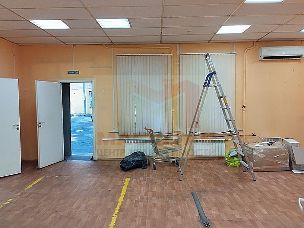 Универсальное (торговое) помещение - 212 м2